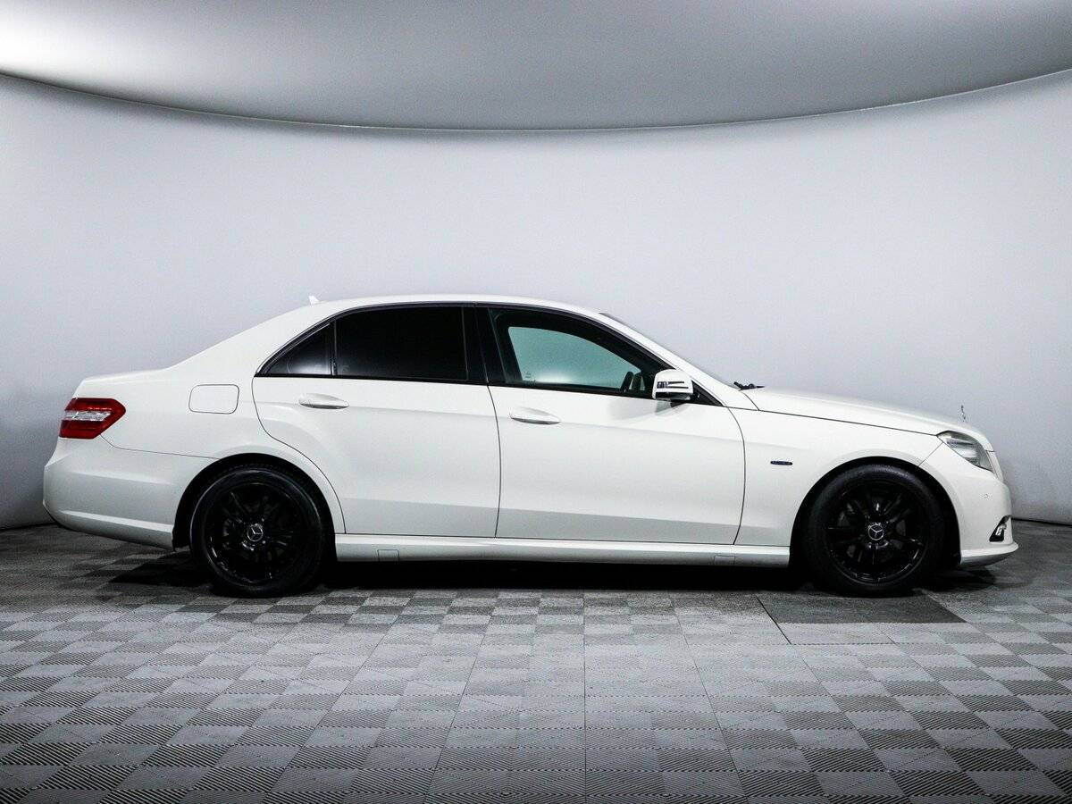 Купить Mercedes-Benz E-Класс с пробегом. Фото: #3