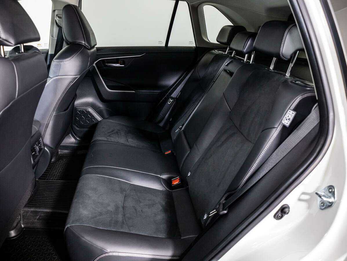 Купить Toyota RAV4 с пробегом. Фото: #7