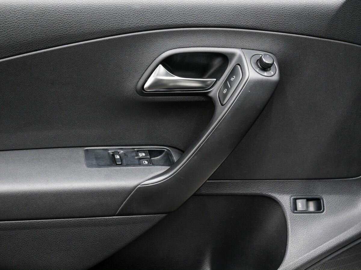 Купить Volkswagen Polo с пробегом. Фото: #13