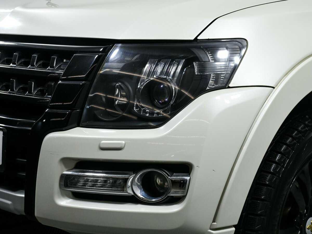 Купить Mitsubishi Pajero с пробегом. Фото: #14