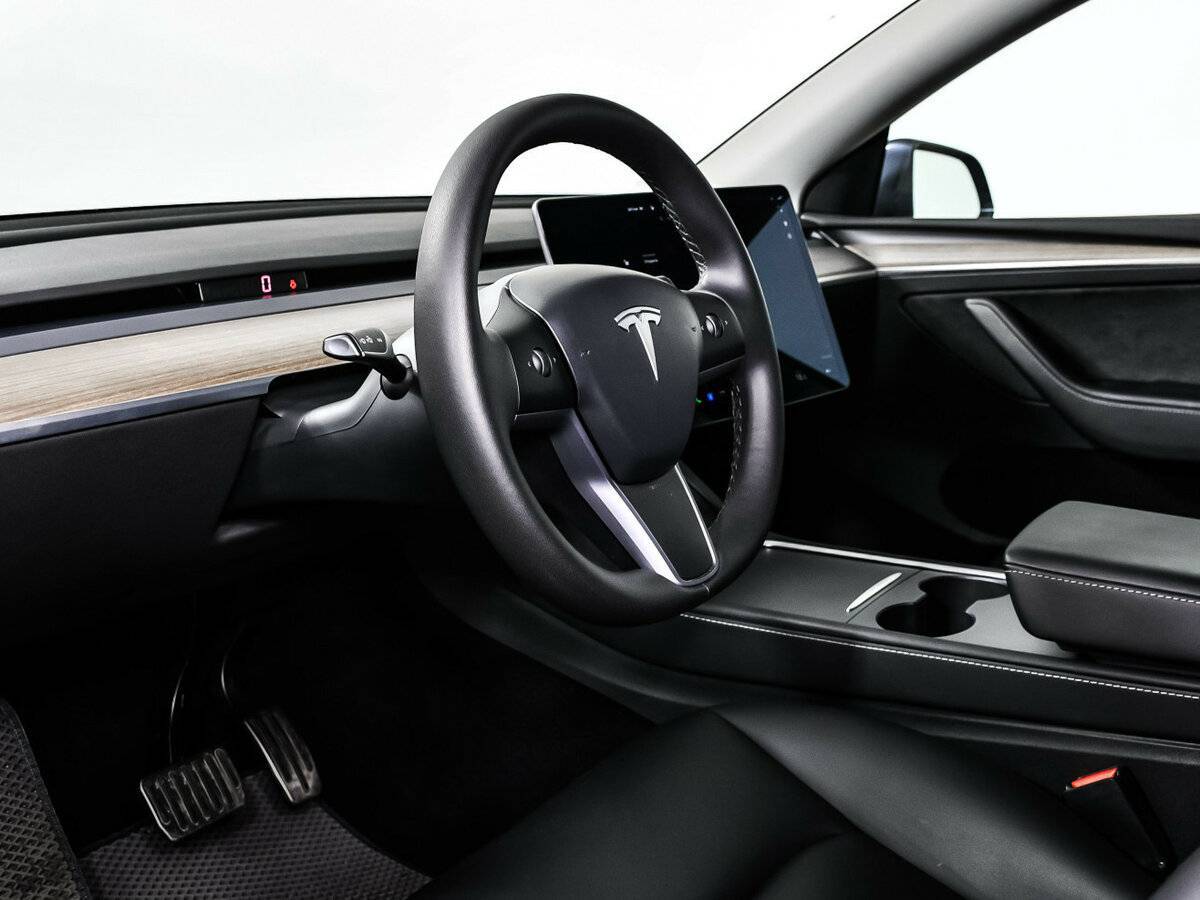 Купить Tesla Model Y с пробегом. Фото: #11