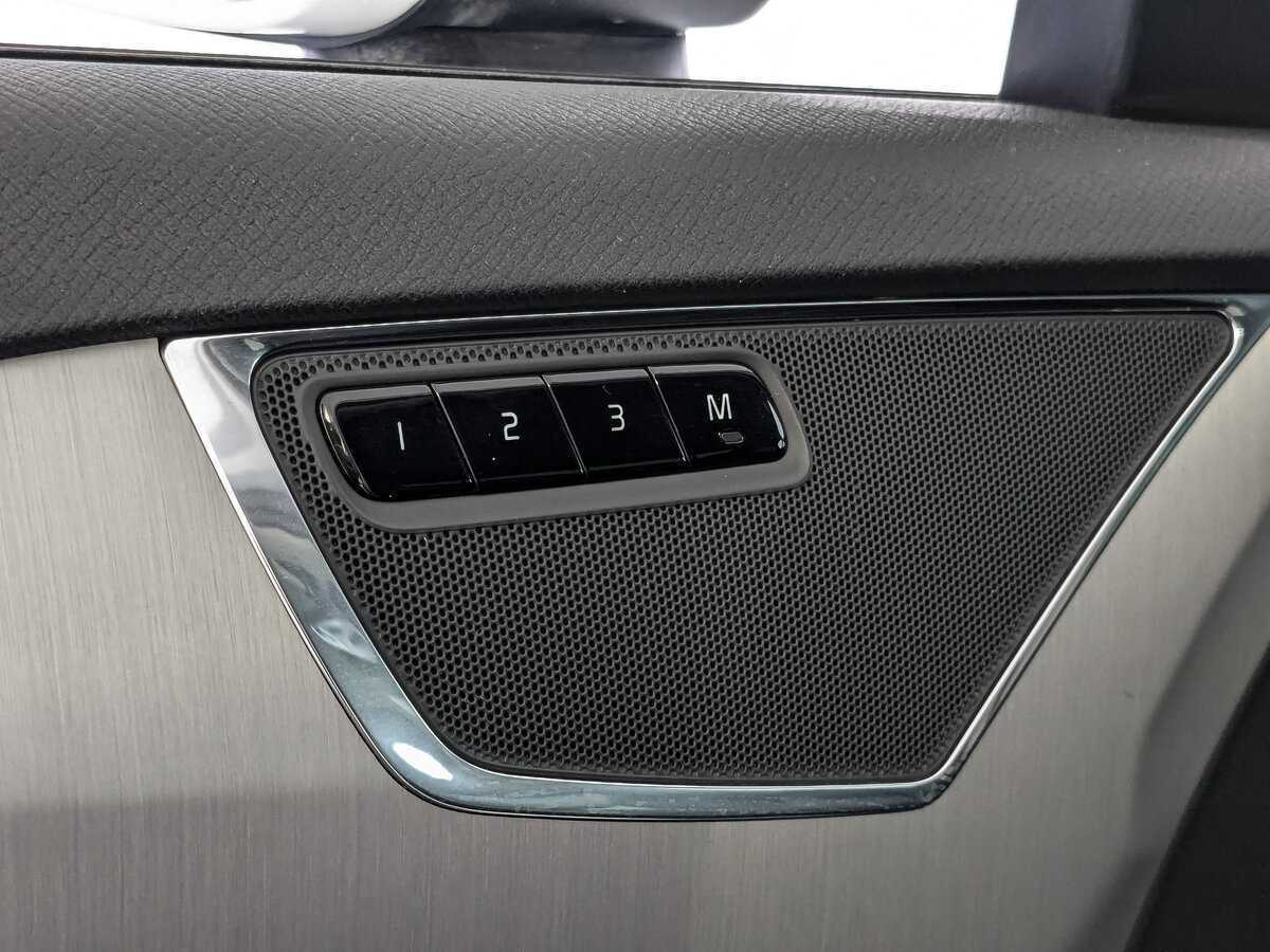 Купить Volvo XC90 с пробегом. Фото: #25
