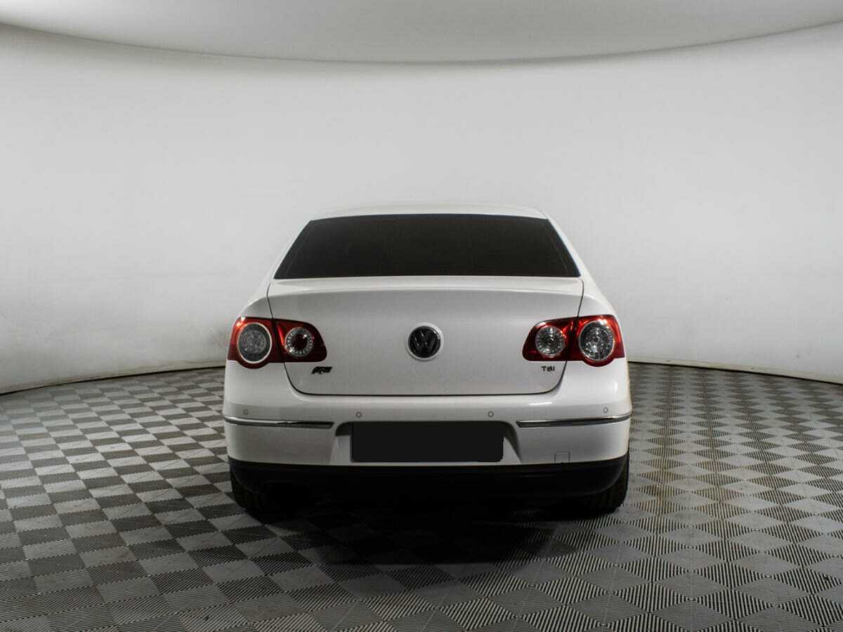 Купить Volkswagen Passat с пробегом. Фото: #5