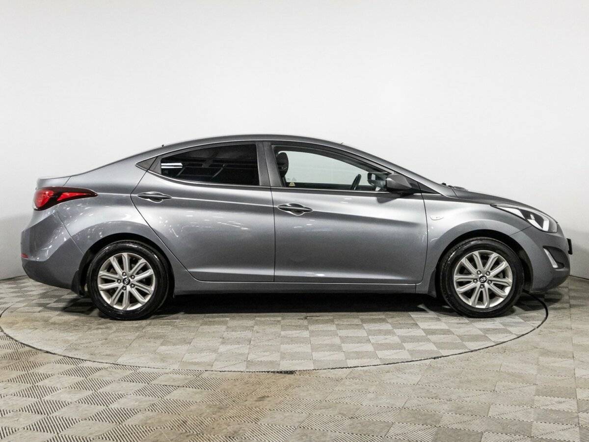 Купить Hyundai Elantra с пробегом. Фото: #3