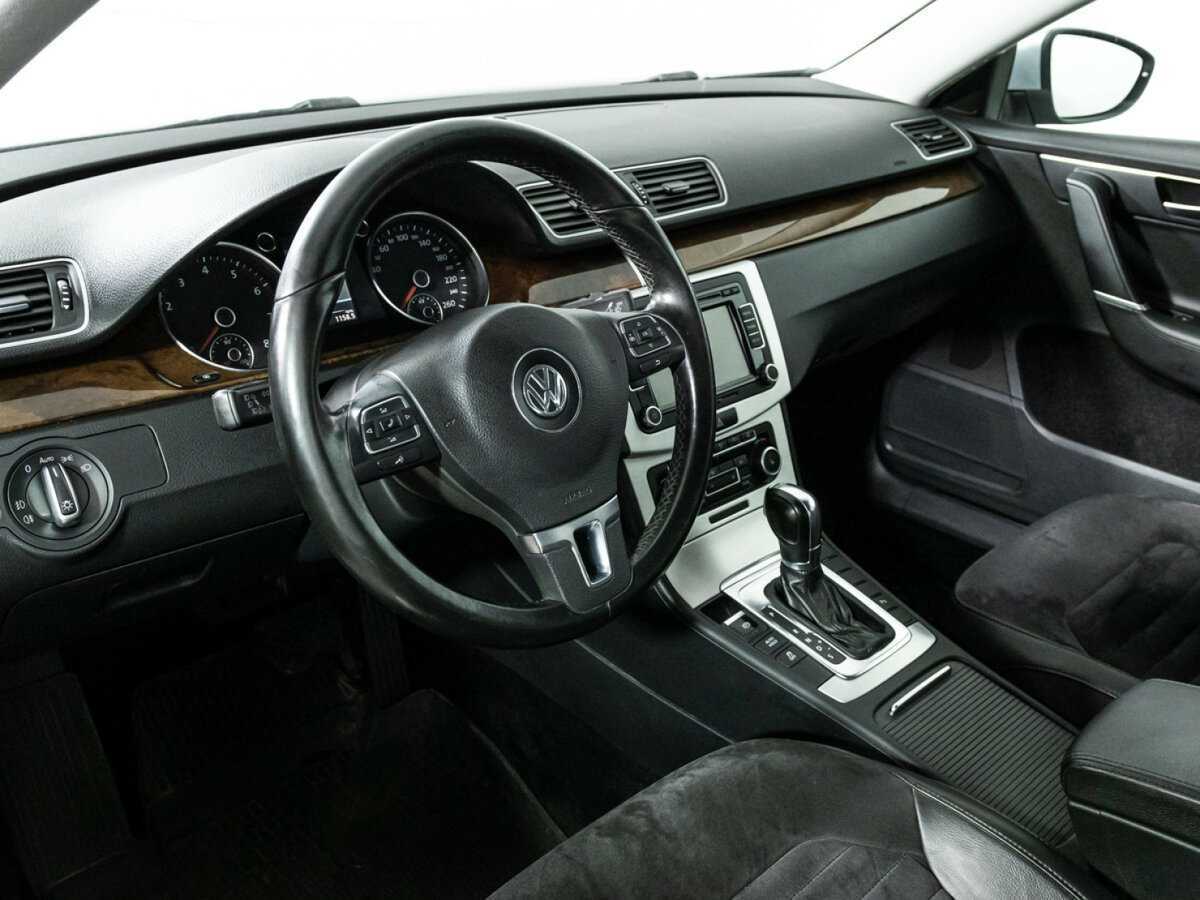 Купить Volkswagen Passat с пробегом. Фото: #10