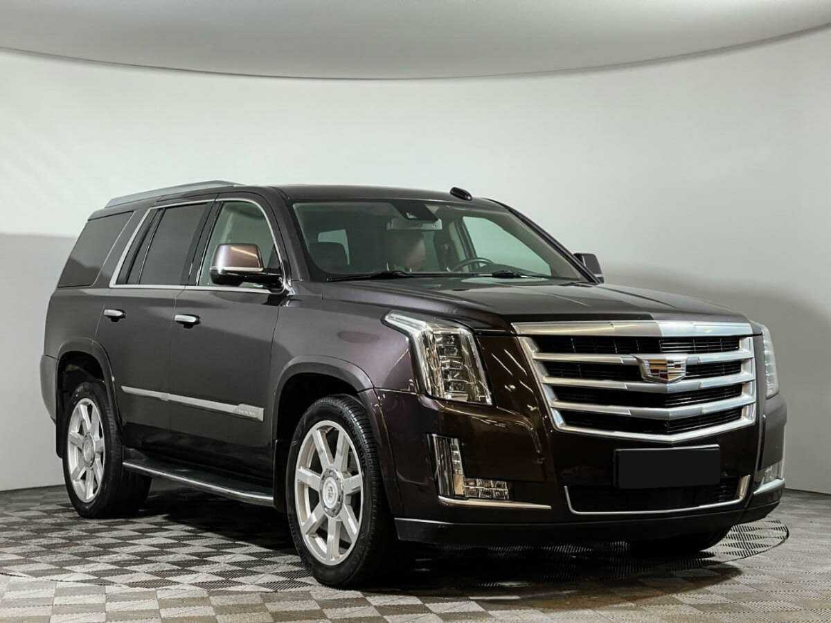 Купить Cadillac Escalade с пробегом. Фото: #2