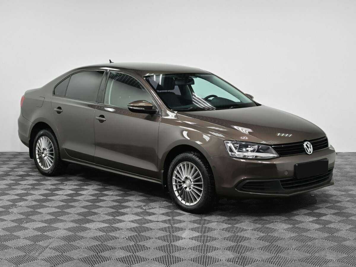 Купить Volkswagen Jetta с пробегом. Фото: #2