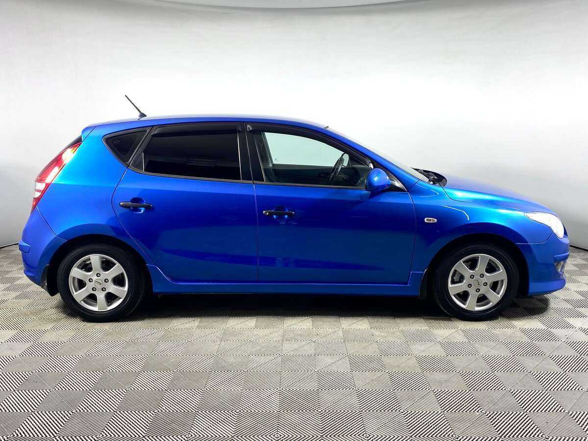 Купить Hyundai i30 с пробегом. Фото: #2