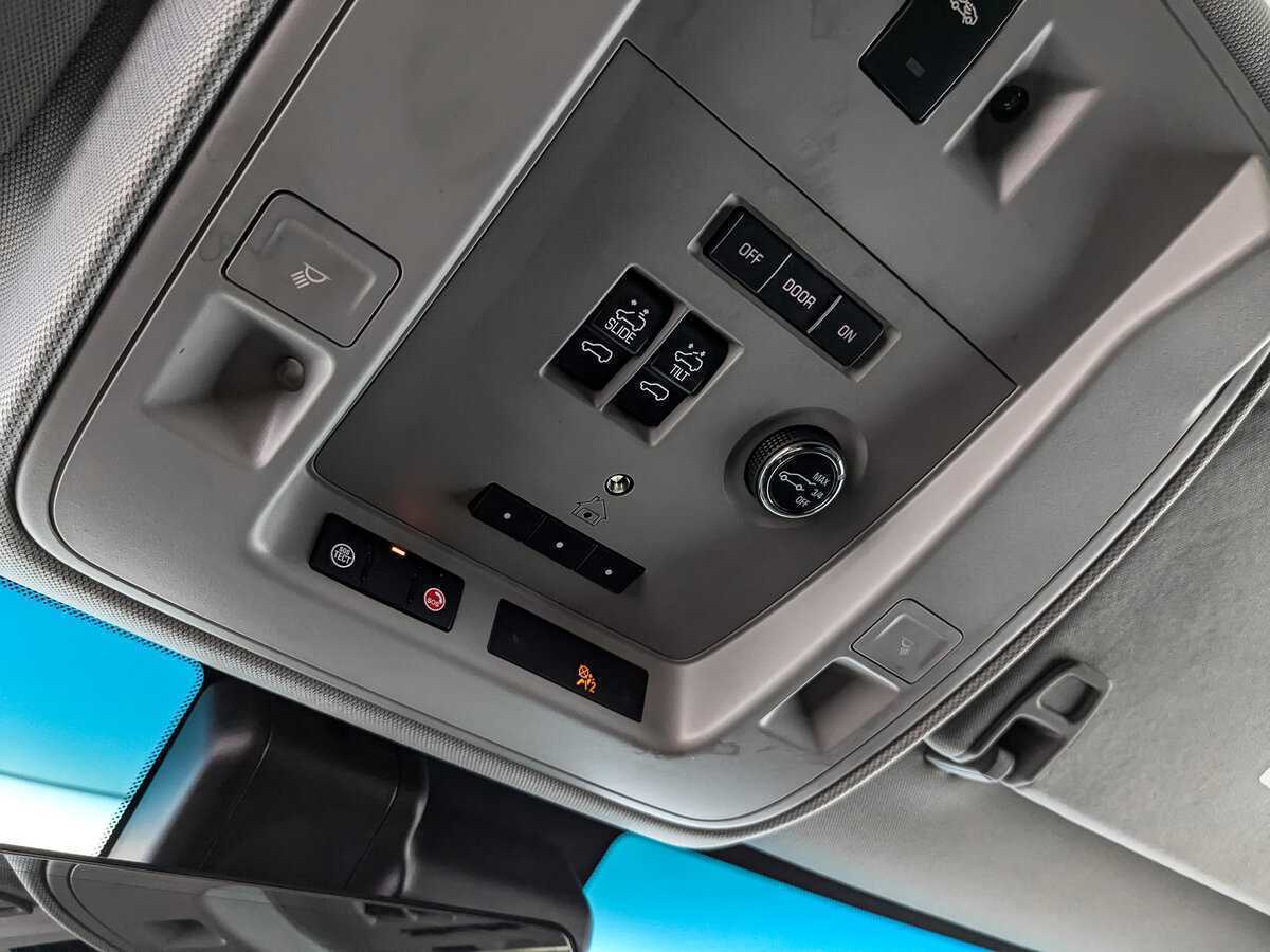 Купить Cadillac Escalade с пробегом. Фото: #22
