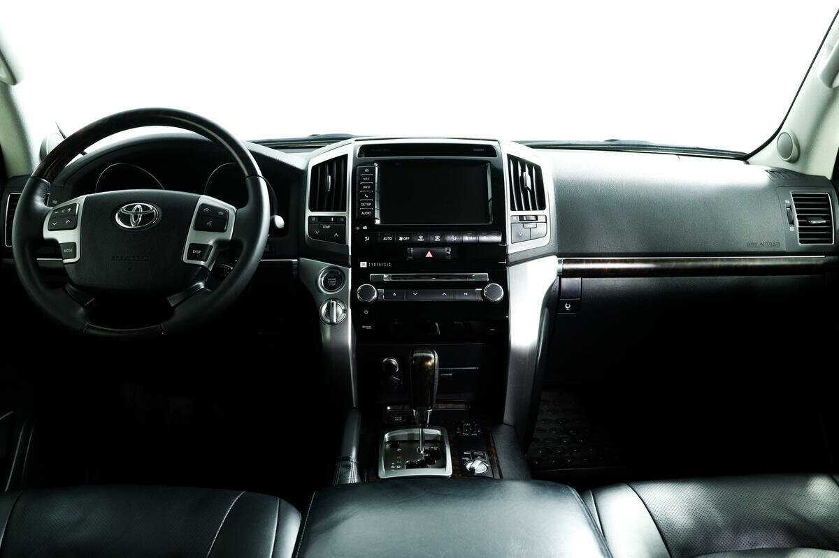 Купить Toyota Land Cruiser с пробегом. Фото: #10