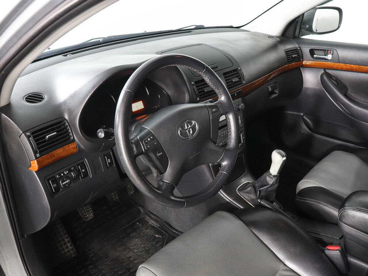 Купить Toyota Avensis с пробегом. Фото: #8