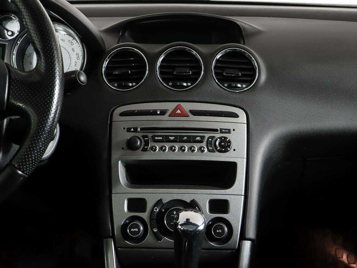 Купить Peugeot 308 с пробегом. Фото: #10