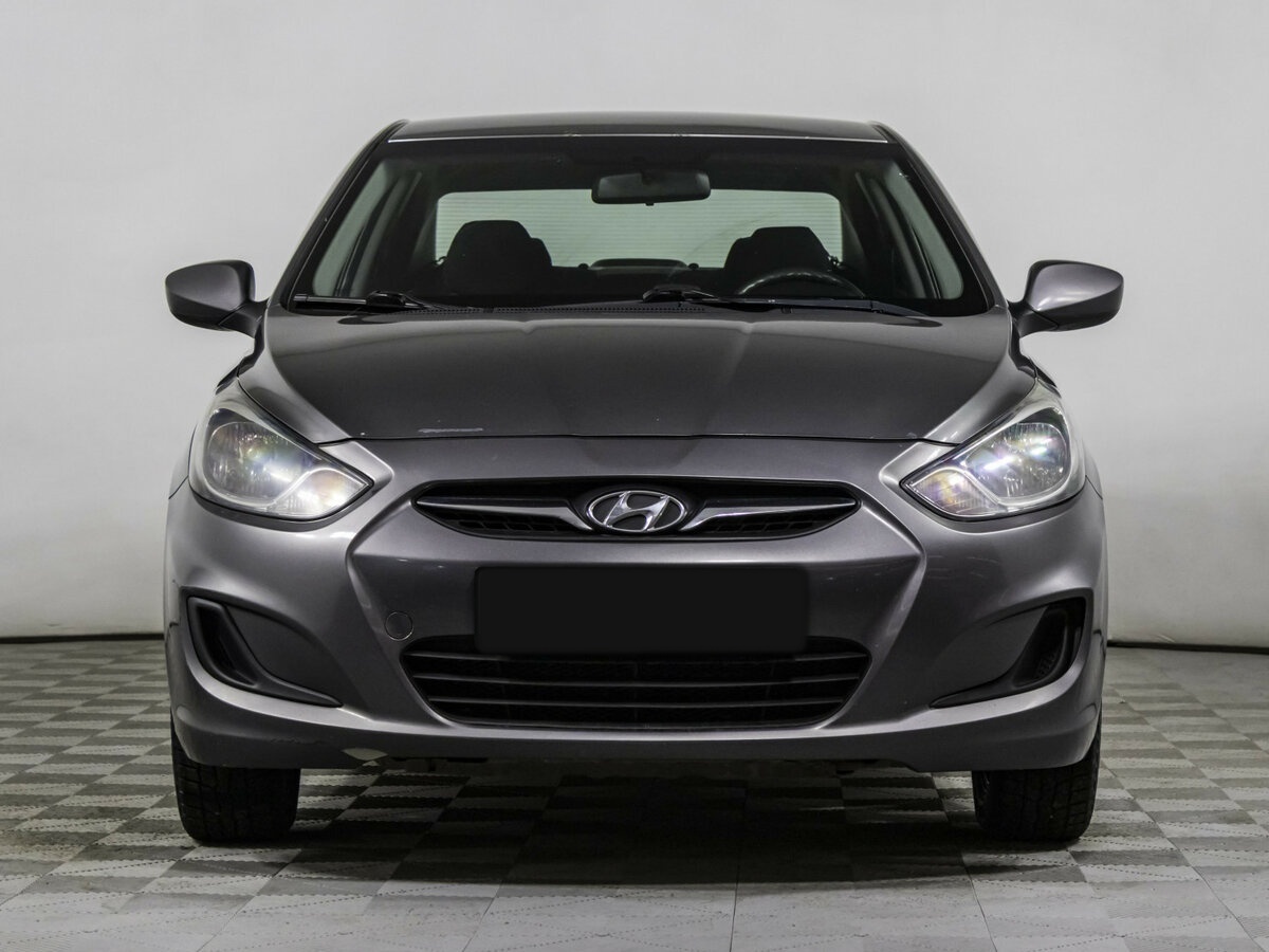 Купить Hyundai Solaris с пробегом. Фото: #1