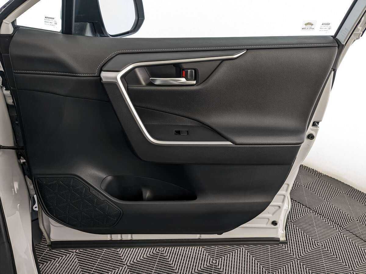 Купить Toyota RAV4 с пробегом. Фото: #22