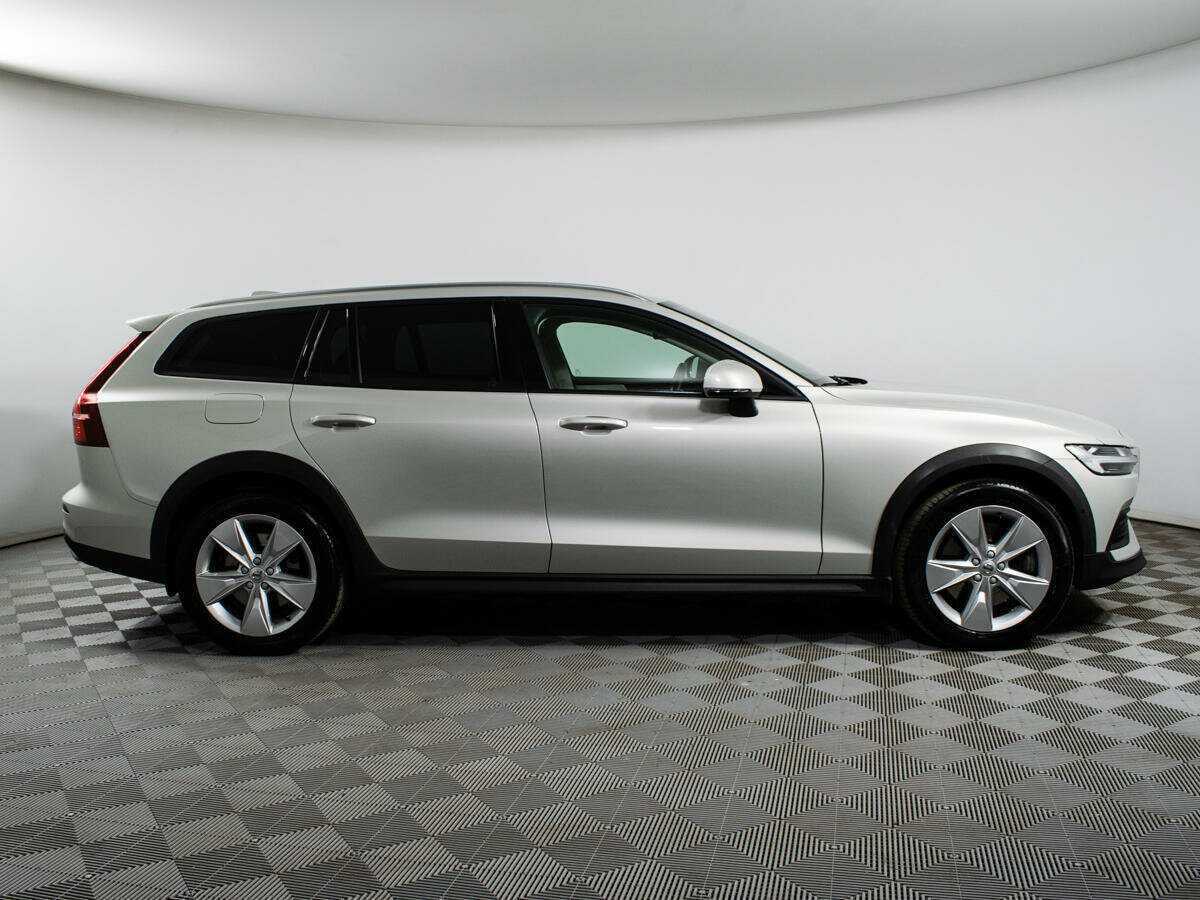Купить Volvo V60 Cross Country с пробегом. Фото: #3