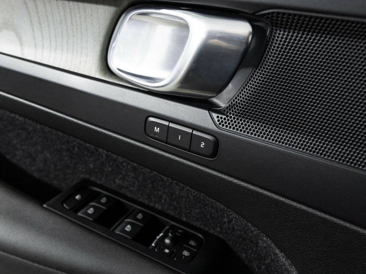 Купить Volvo XC40 с пробегом. Фото: #16