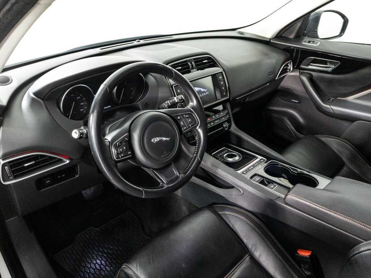 Купить Jaguar F-Pace с пробегом. Фото: #10