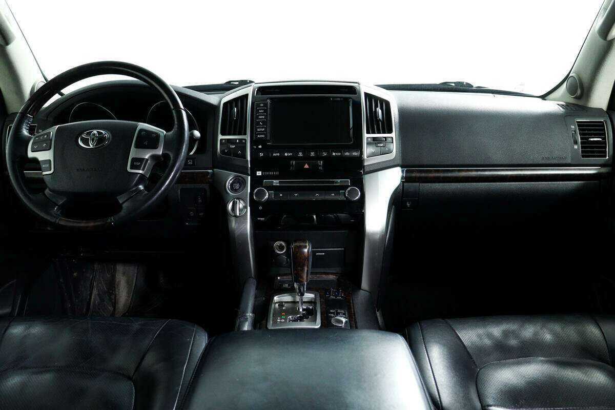 Купить Toyota Land Cruiser с пробегом. Фото: #10