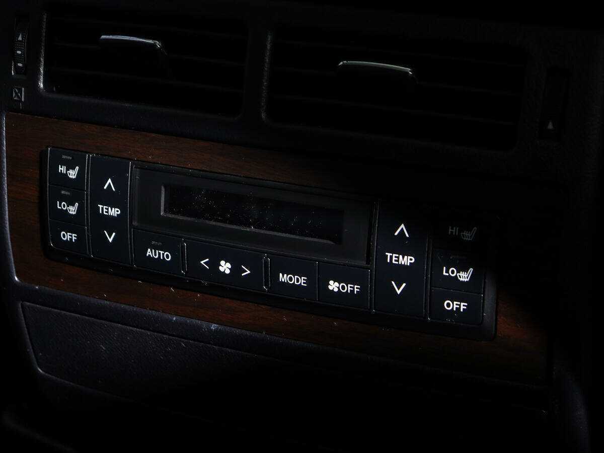 Купить Toyota Land Cruiser с пробегом. Фото: #16
