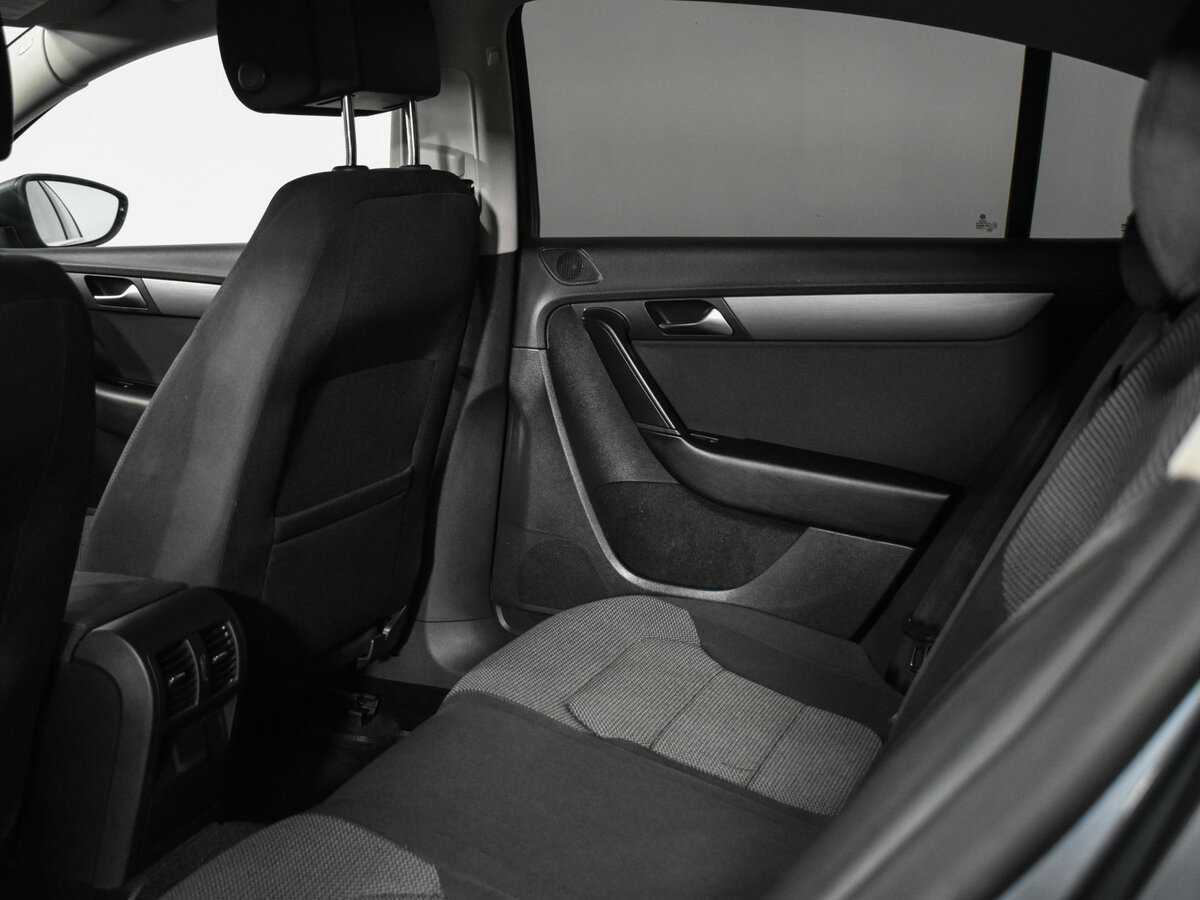 Купить Volkswagen Passat с пробегом. Фото: #11