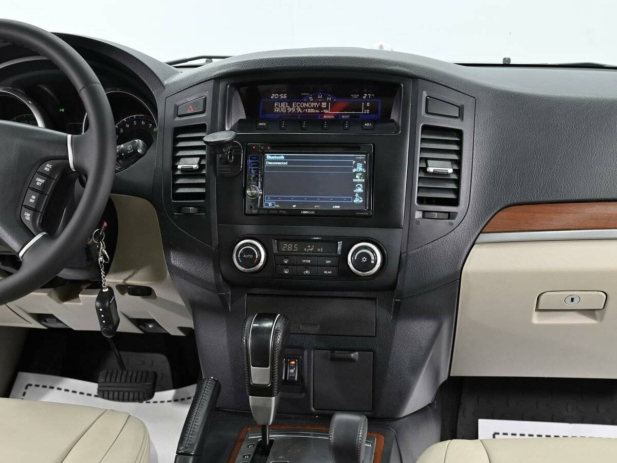Купить Mitsubishi Pajero с пробегом. Фото: #8