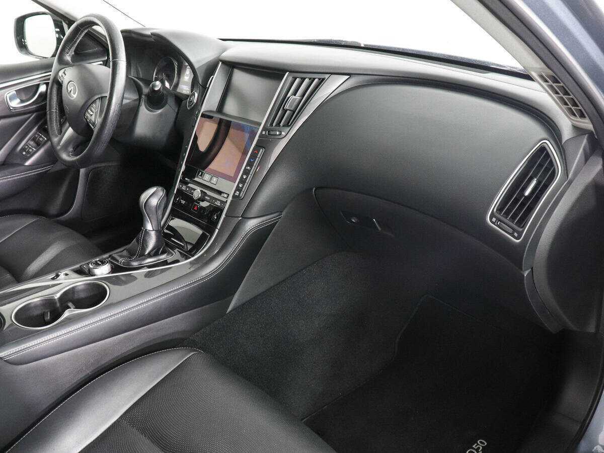 Купить Infiniti Q50 с пробегом. Фото: #9