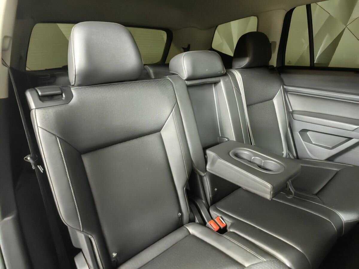 Купить Volkswagen Teramont с пробегом. Фото: #12