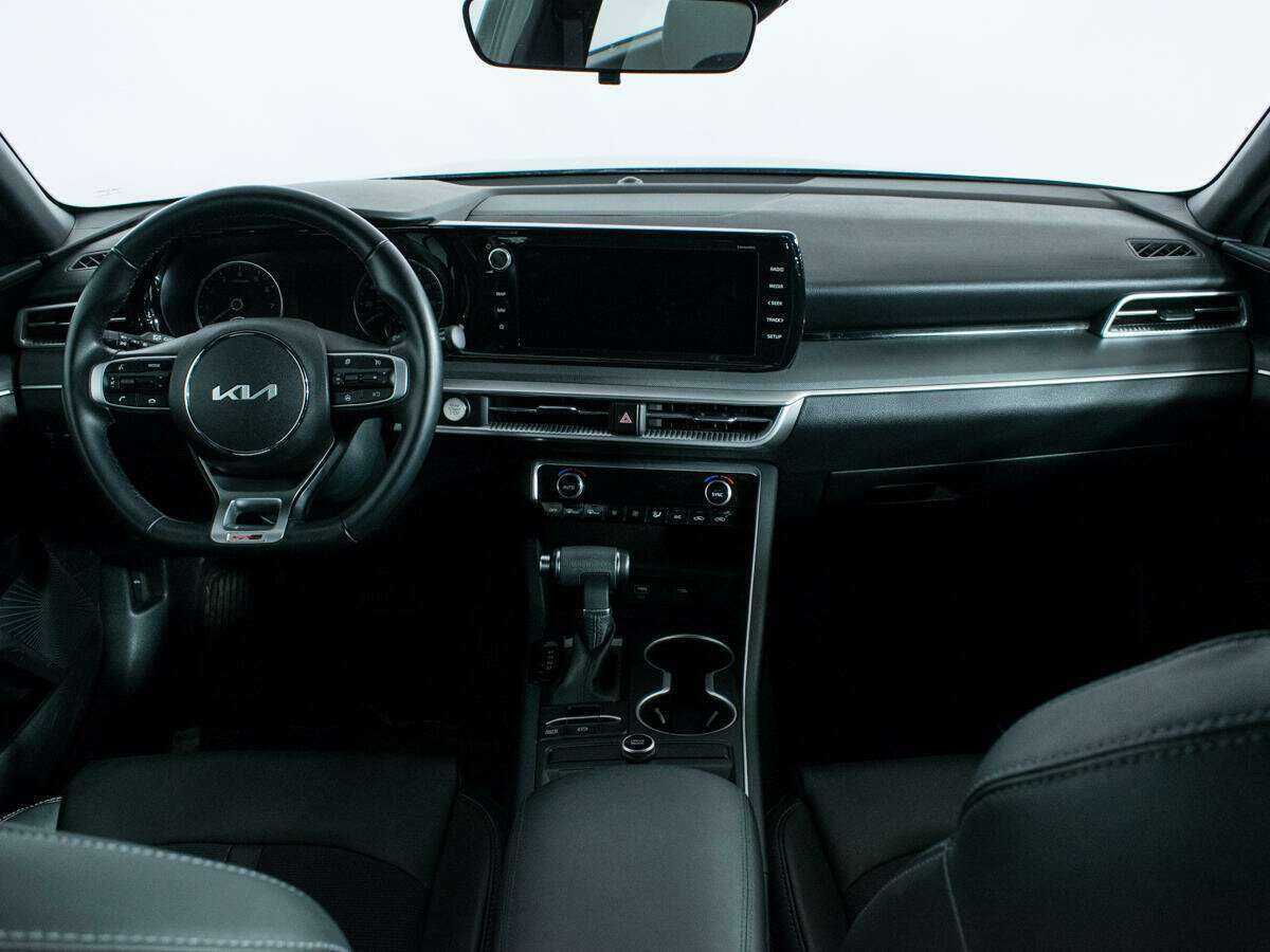 Купить Kia K5 с пробегом. Фото: #11