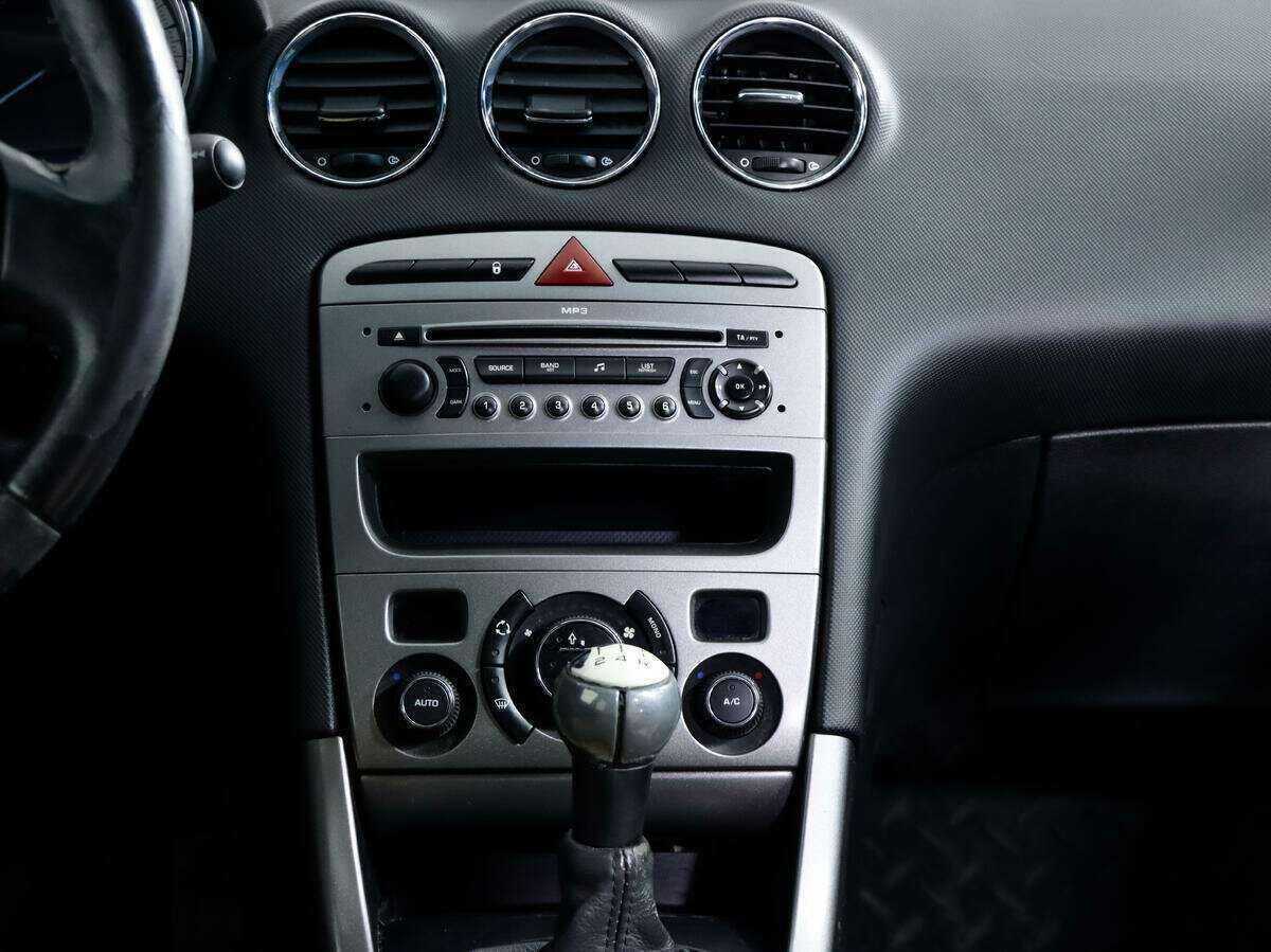 Купить Peugeot 308 с пробегом. Фото: #12