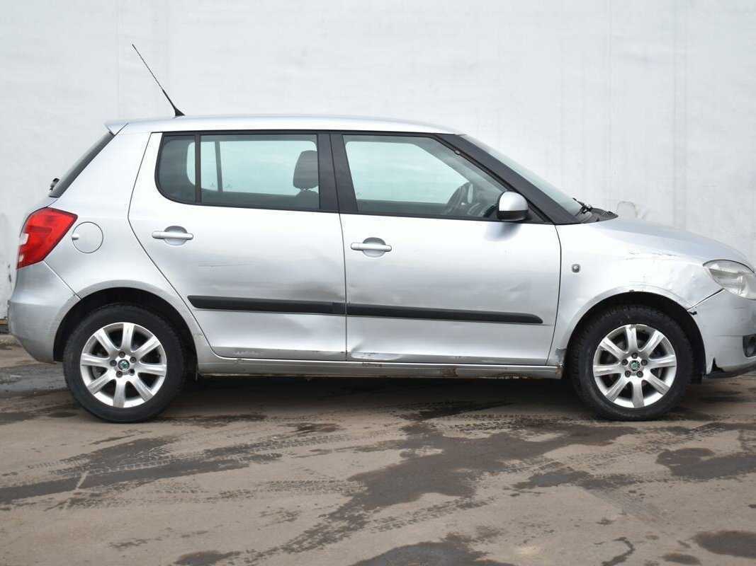 Купить Skoda Fabia с пробегом. Фото: #3