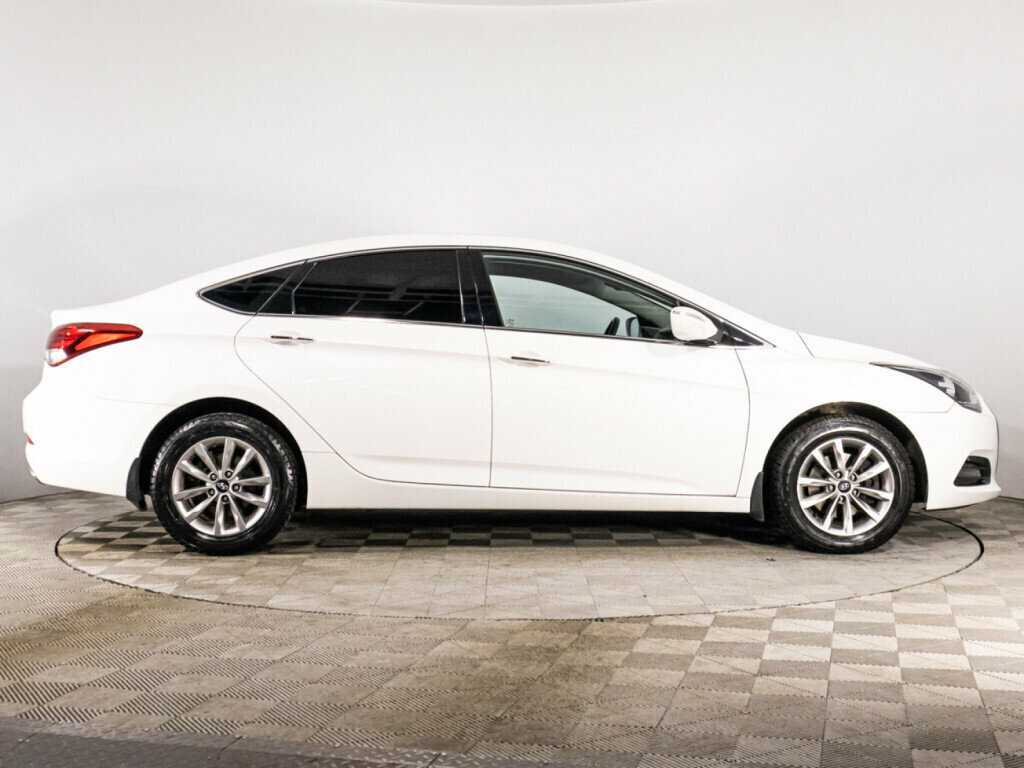 Купить Hyundai i40 с пробегом. Фото: #3
