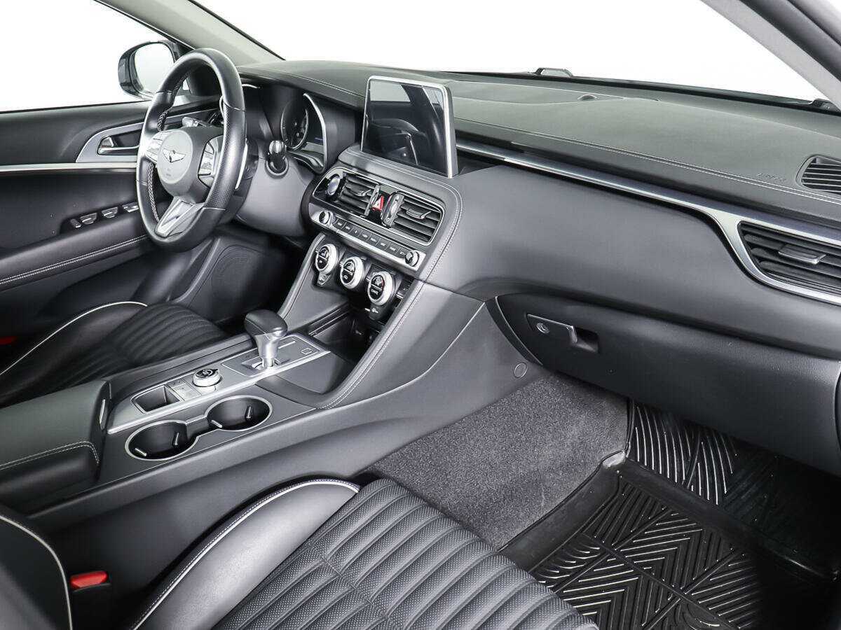 Купить Genesis G70 с пробегом. Фото: #8