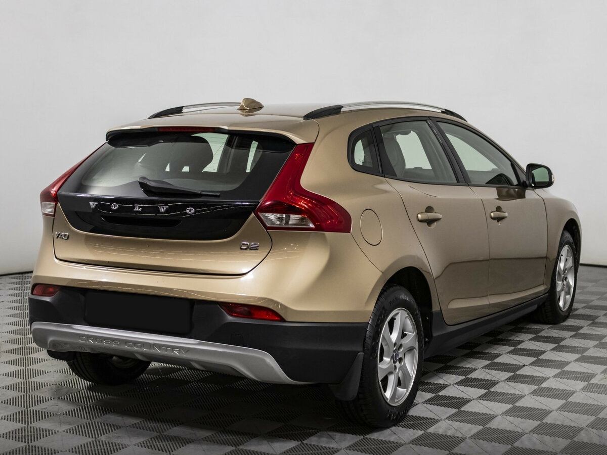 Купить Volvo V40 Cross Country с пробегом. Фото: #3