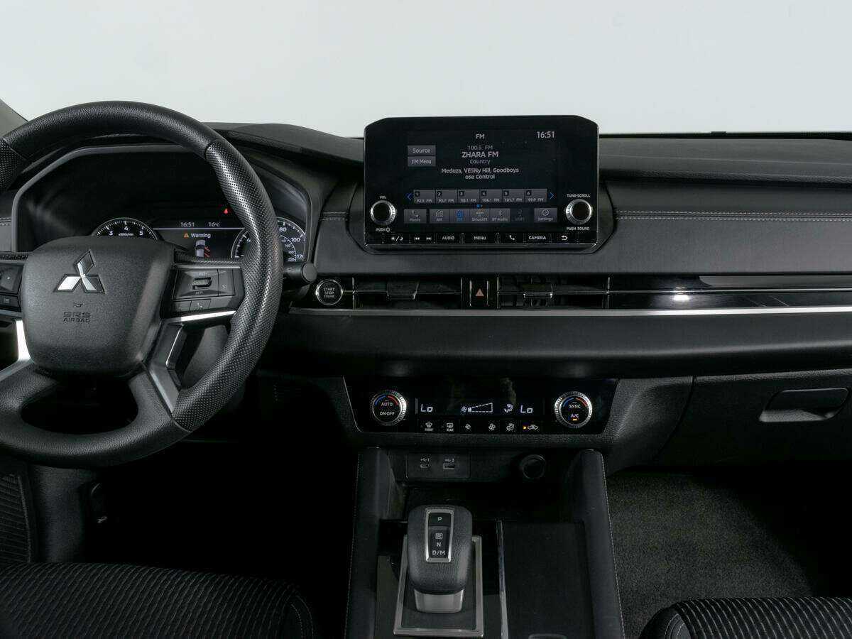 Купить Mitsubishi Outlander с пробегом. Фото: #9