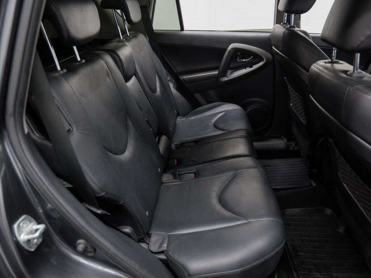 Купить Toyota RAV4 с пробегом. Фото: #9