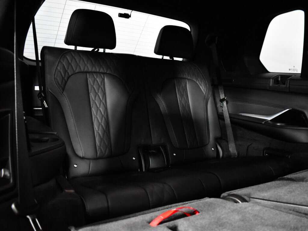Купить BMW X7 с пробегом. Фото: #10