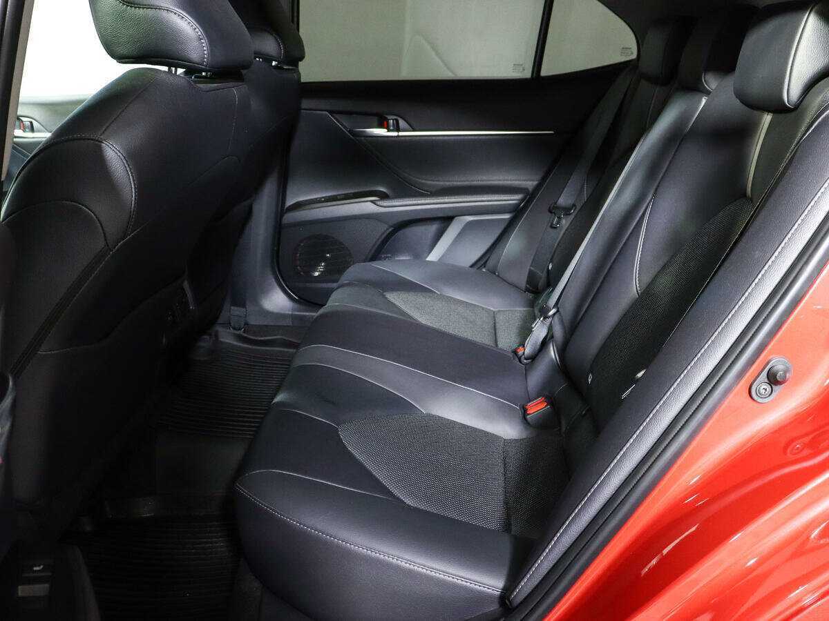 Купить Toyota Camry с пробегом. Фото: #6