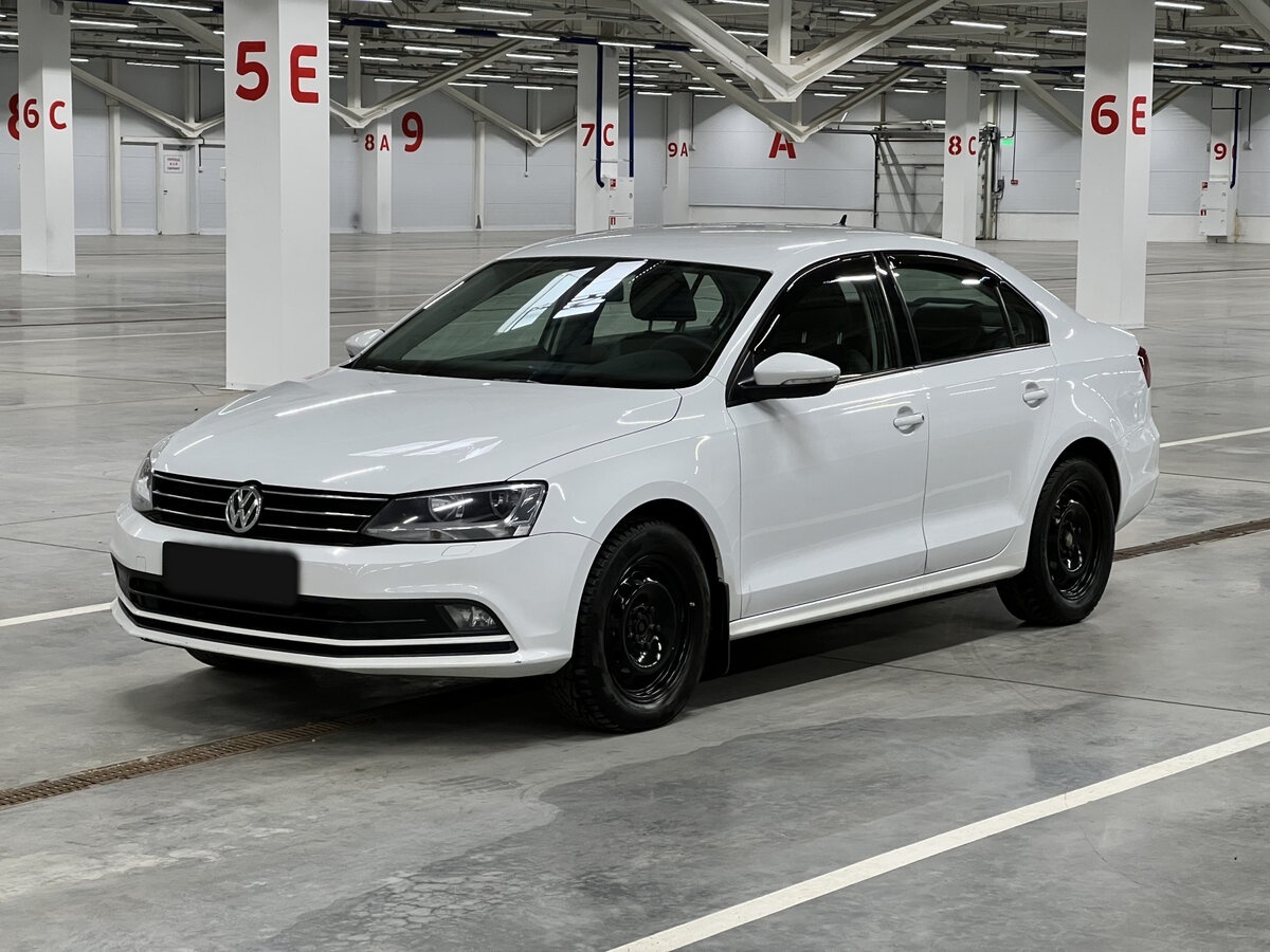 Купить Volkswagen Jetta с пробегом. Посмотреть фото