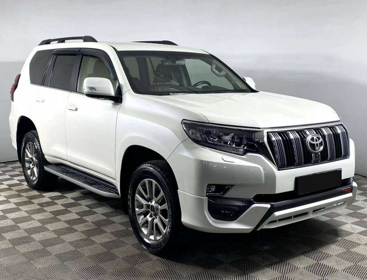 Купить Toyota Land Cruiser Prado с пробегом. Фото: #2