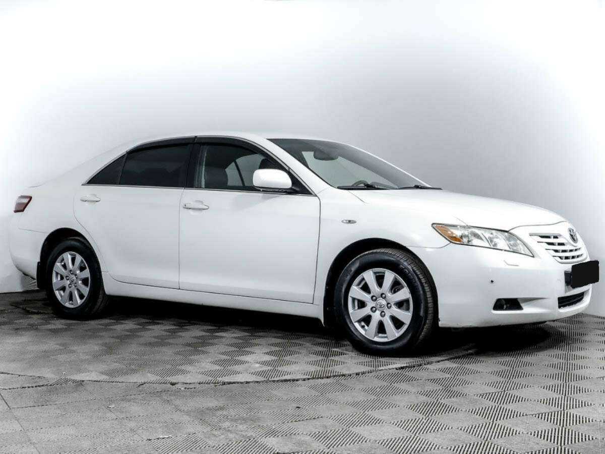 Купить Toyota Camry с пробегом. Фото: #2