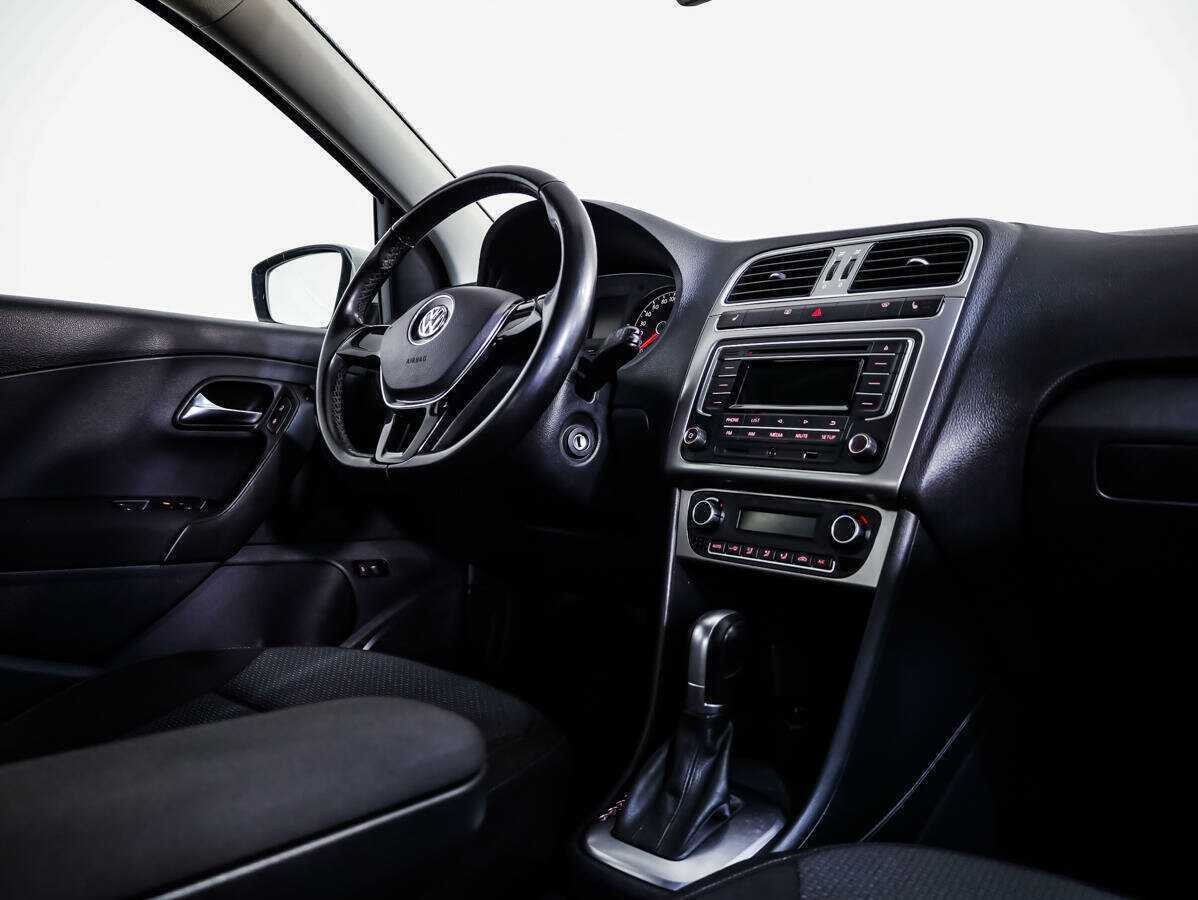 Купить Volkswagen Polo с пробегом. Фото: #7