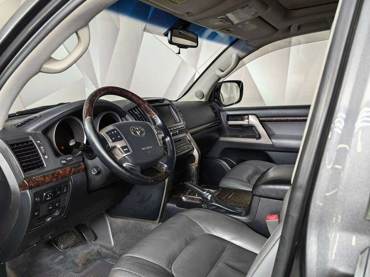 Купить Toyota Land Cruiser с пробегом. Фото: #13