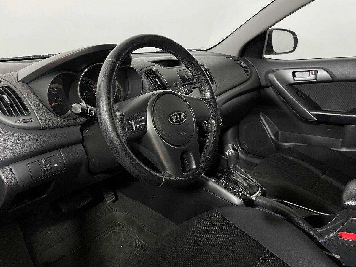 Купить Kia Cerato с пробегом. Фото: #10