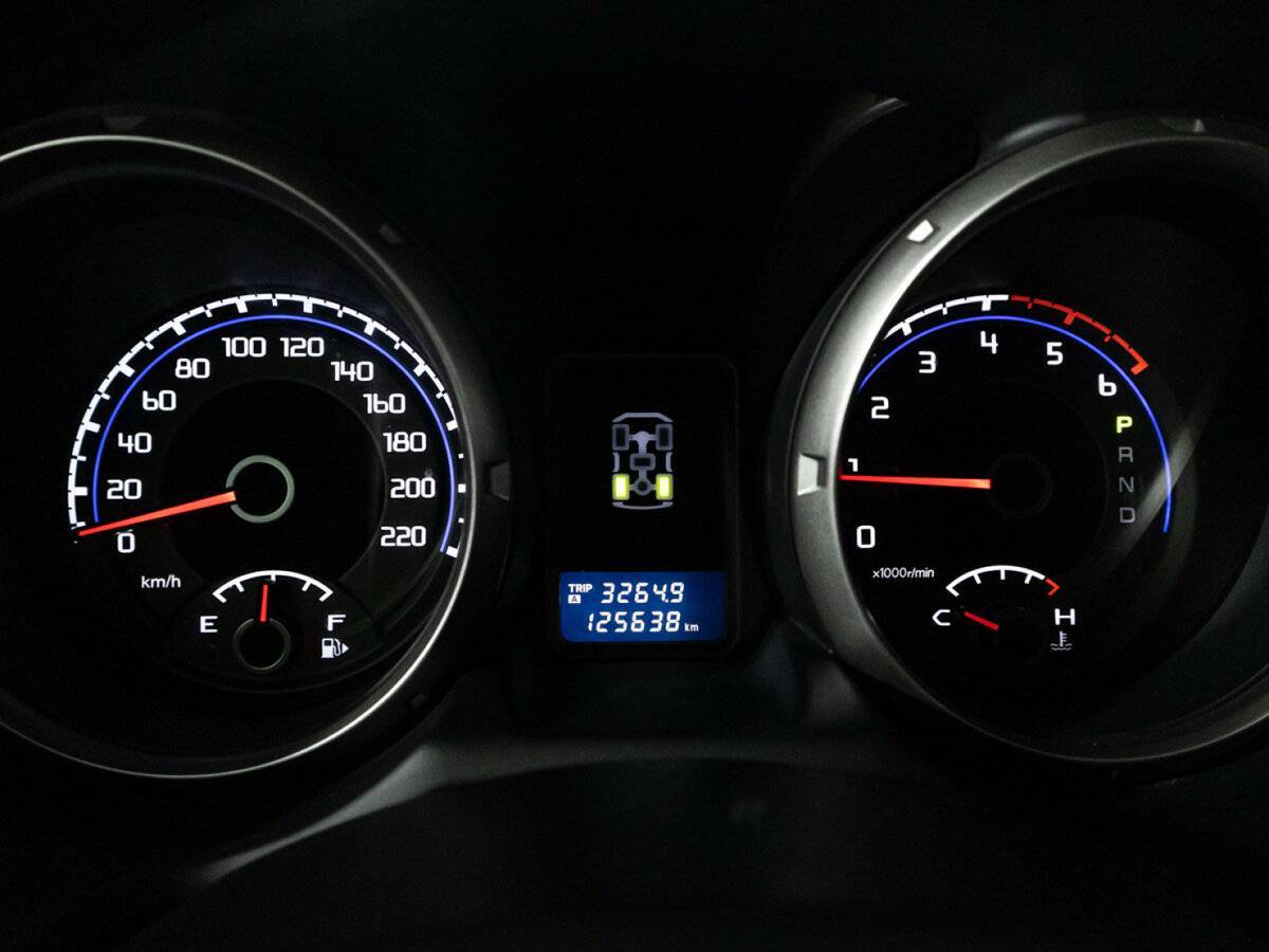 Купить Mitsubishi Pajero с пробегом. Фото: #11