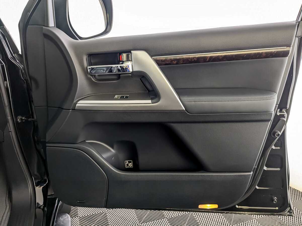 Купить Toyota Land Cruiser с пробегом. Фото: #19