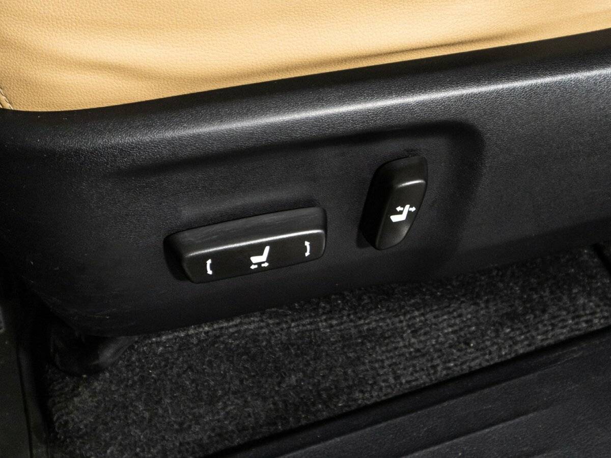 Купить Toyota Fortuner с пробегом. Фото: #15