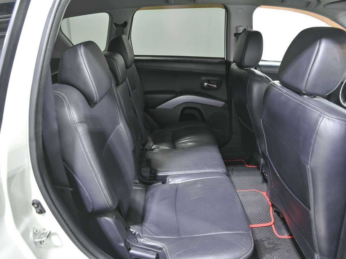 Купить Mitsubishi Outlander с пробегом. Фото: #14