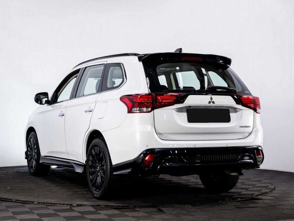 Купить Mitsubishi Outlander с пробегом. Фото: #3