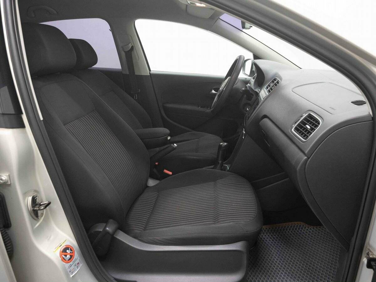 Купить Volkswagen Polo с пробегом. Фото: #11