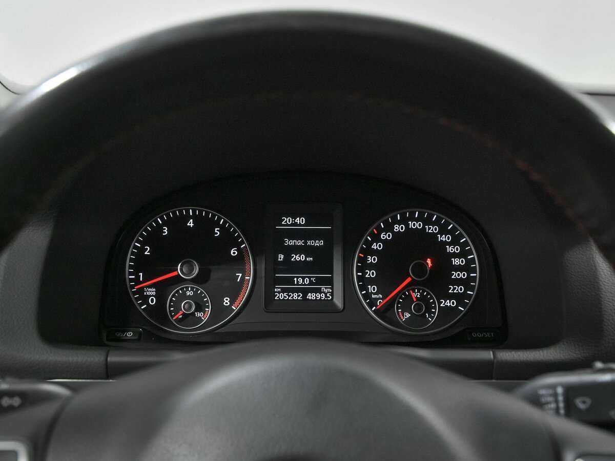 Купить Volkswagen Touran с пробегом. Фото: #6